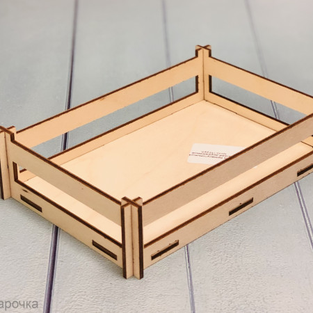 Ящик прямоугольный низкий деревянный