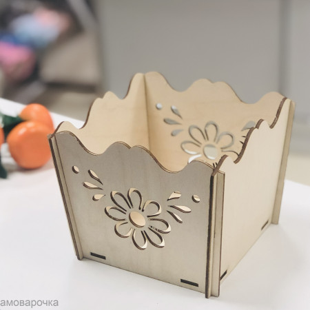 Кашпо трапеция с цветочком 12*12*12 Кашпо трапеция с цветочком 12*12*12