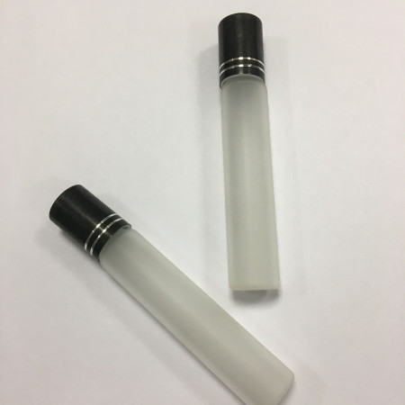 Роллер флакон матовый 10 мл. с крышкой черной глянцевой с полоской Роллер флакон матовый 10 мл. с крышкой черной глянцевой с полоской