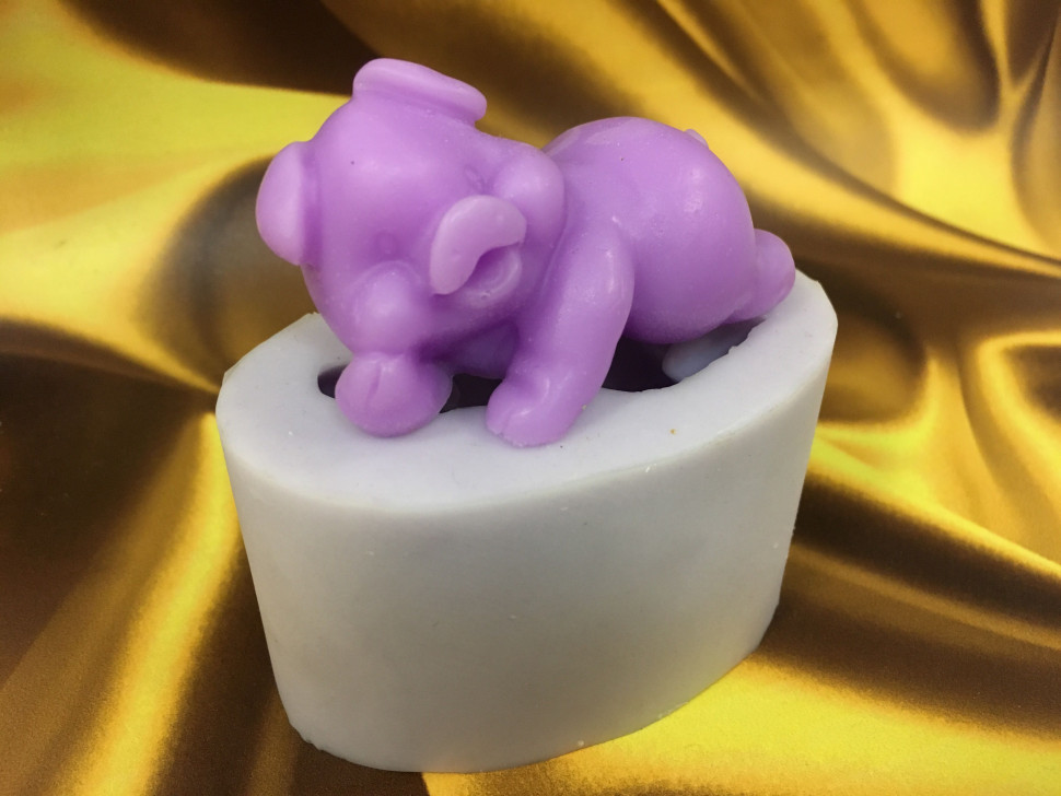 Свинка загорает силиконовая форма 3D - Молд для мыла Свинка загорает силиконовая форма 3D - Молд для мыла