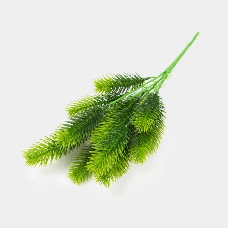 Веточка молодой Ели зелень искусственная Веточка молодой Ели зелень искусственная