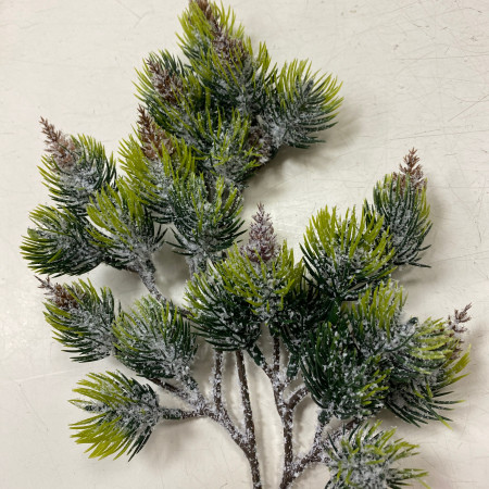 Хвоя заснеженная зелень искусственная