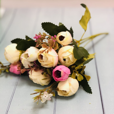 Ранункулюс бело-розовый искусственный Ранункулюс бело-розовый искусственный