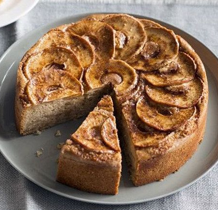 Яблочный пирог с корицей отдушка для свечей F                      Яблочный пирог с корицей отдушка для свечей F