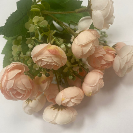 Ранункулюс цвет персиковый зелень искусственная Ранункулюс цвет персиковый зелень искусственная