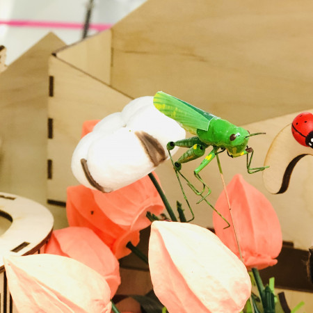 Кузнечик украшение 