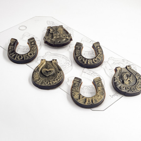 Ассорти подковы с надписями форма пластиковая для шоколада и мыла