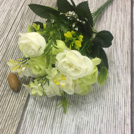 Розы белые букетные искусственные