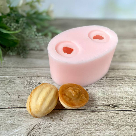 Орешек с вареной сгущенкой  2 шт  (целый орешек и половинка) Силиконовая форма 3D Орешек с вареной сгущенкой  2 шт  (целый орешек и половинка) Силиконовая форма 3D