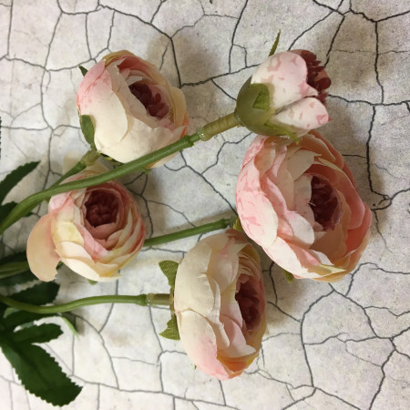 Ранункулюс персиковый искуственный