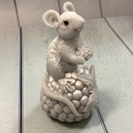 Мышка на ягодке Силиконовая форма 3D Мышка на ягодке Силиконовая форма 3D