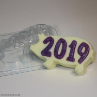 2019 - На силуэте свиньи, форма для мыла пластиковая 2019 - На силуэте свиньи, форма для мыла пластиковая