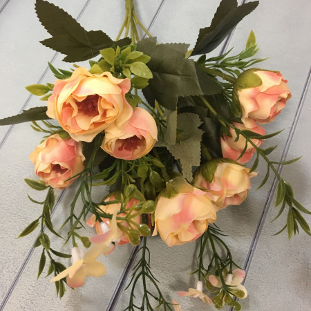 Ранункулюс волнистый персиковый зелень искуственная