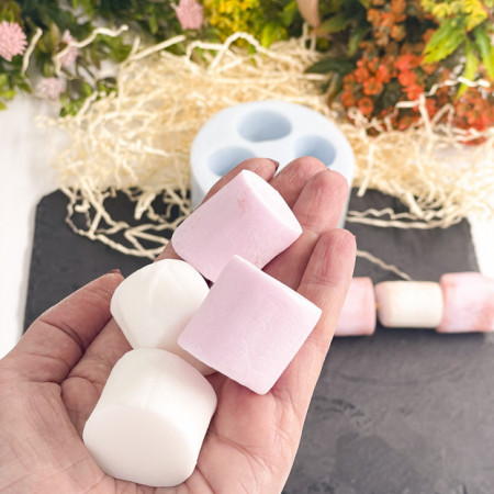 Маршмелоу 4 штуки на форме Силиконовая форма 3D Маршмелоу 4 штуки на форме Силиконовая форма 3D